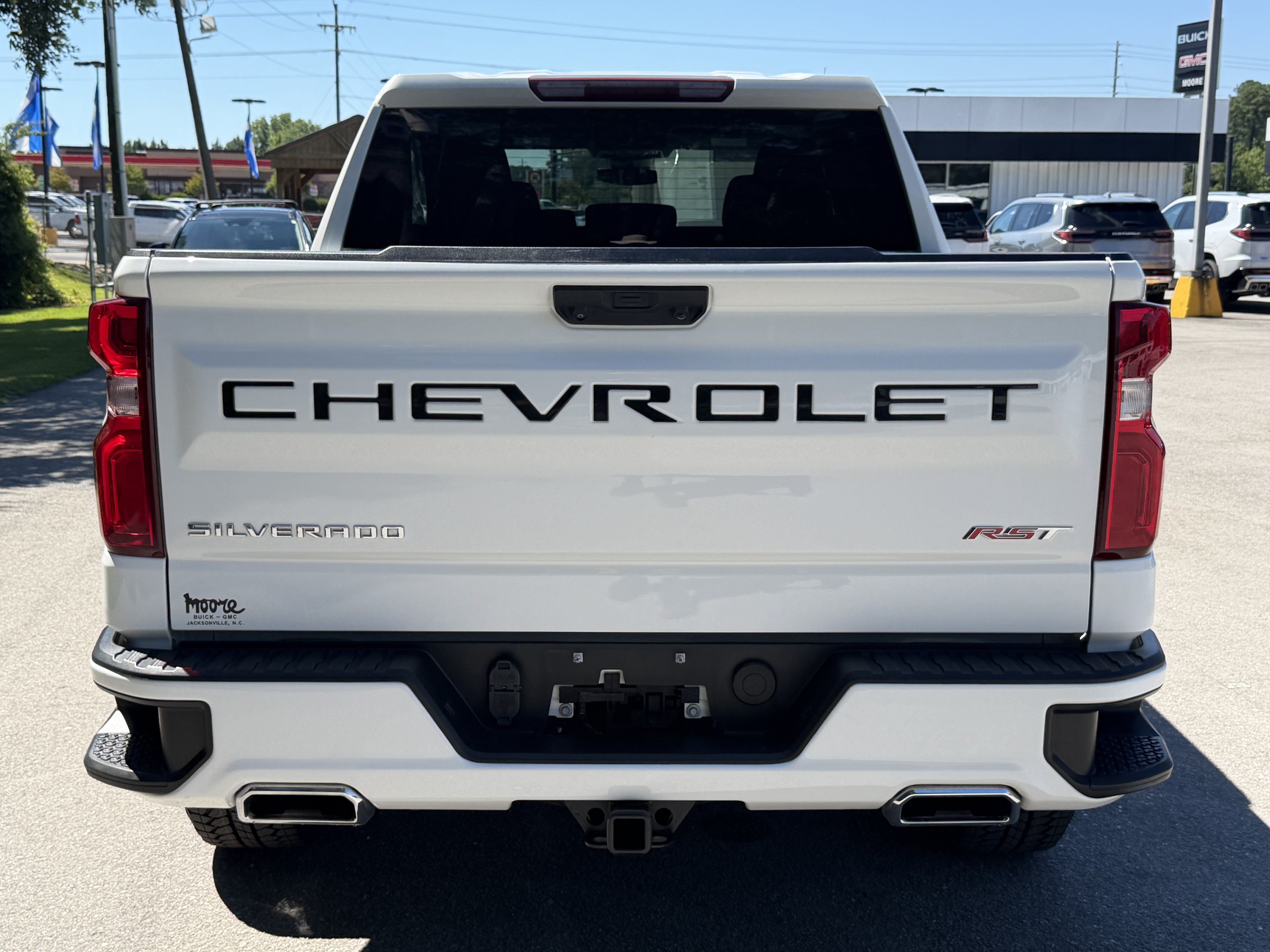 Used 2023 Chevrolet Silverado 1500 RST w/ Z71 Off-Road Package AWD/4WD image 9