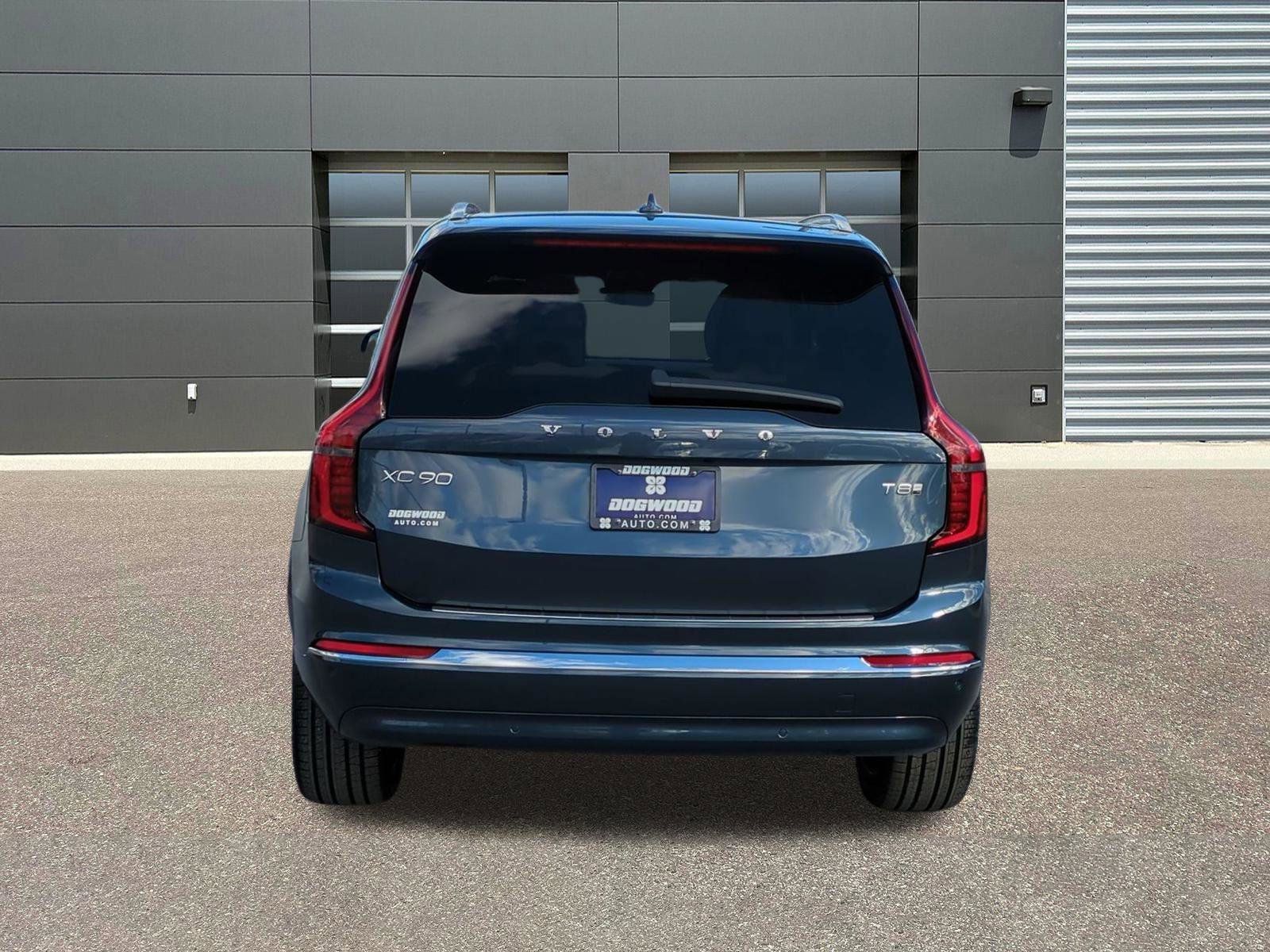New 2026 Volvo XC90 T8 Plus w/ Protection Package Premier AWD/4WD image 6