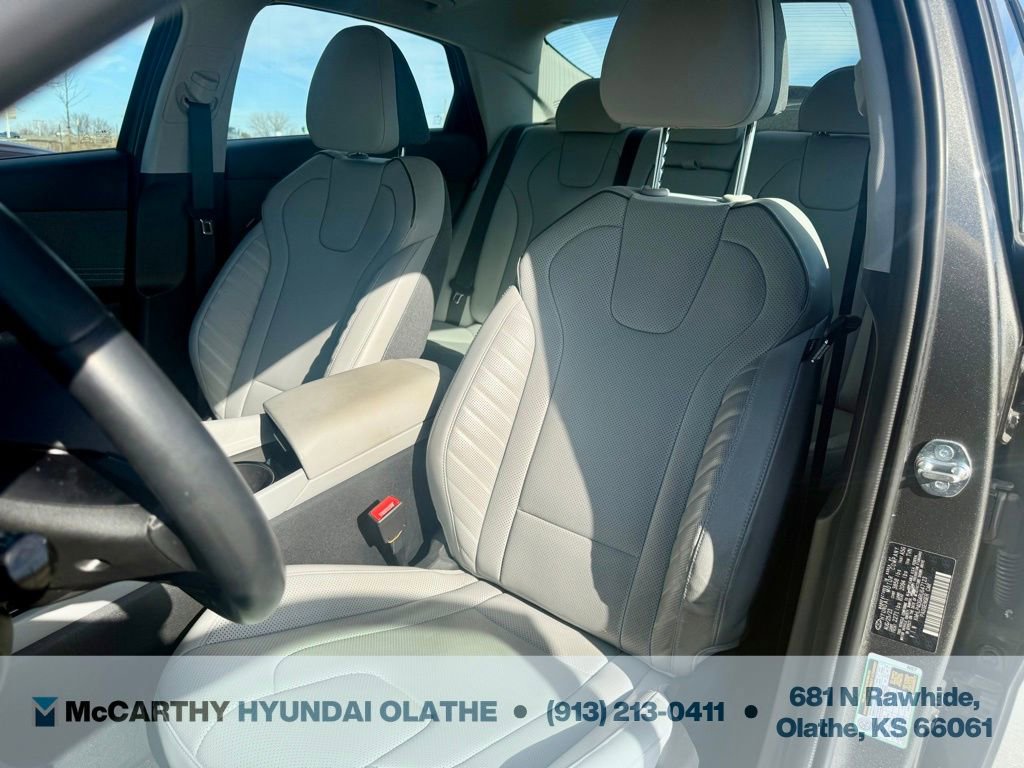 Certified 2024 Hyundai Elantra Limited image 3