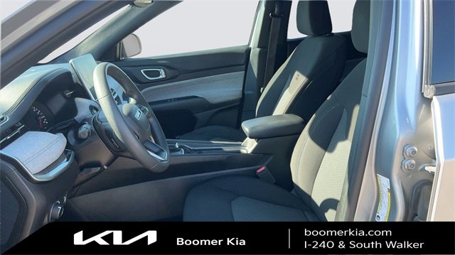 Used 2024 Jeep Compass Sport image 17