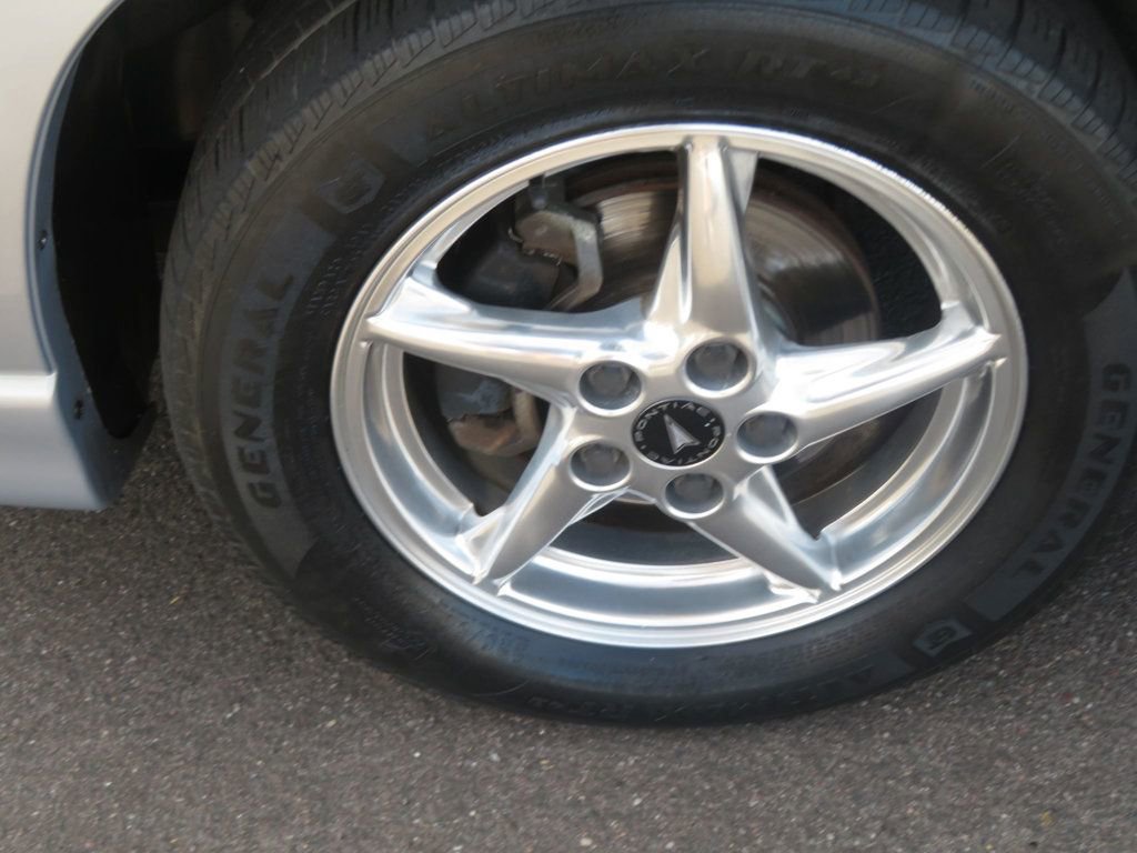 Used 2000 Pontiac Grand Prix GTP w/ Opt Pkg image 14