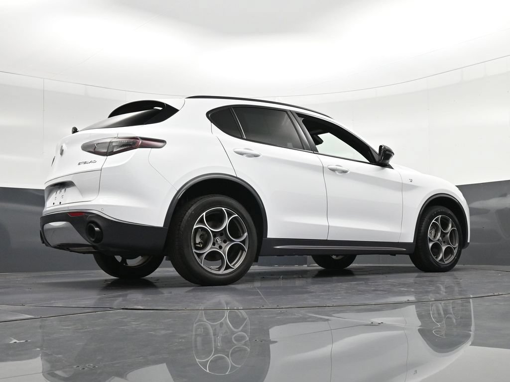 Used 2024 Alfa Romeo Stelvio Ti w/ Active Assist Plus Package AWD/4WD image 30