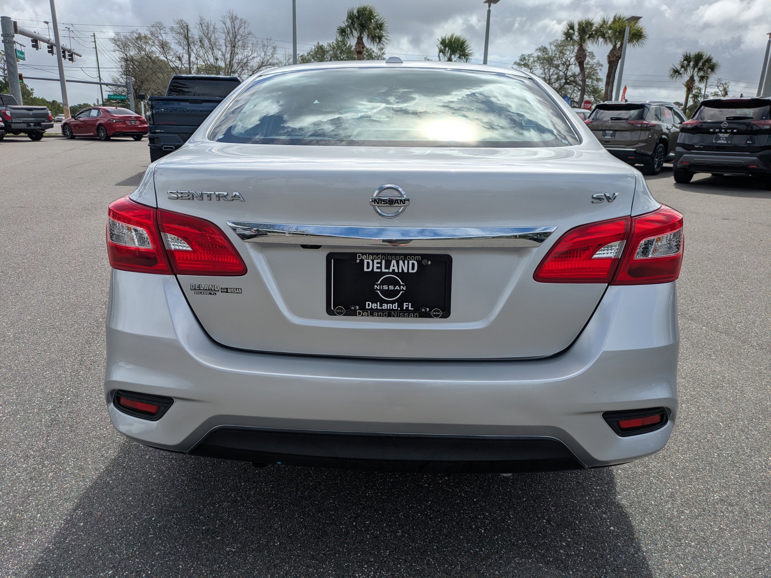 Used 2019 Nissan Sentra SV image 5