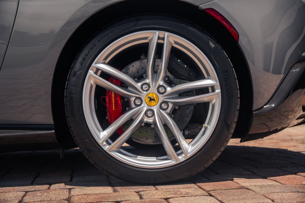 Used 2022 Ferrari Roma RWD image 18
