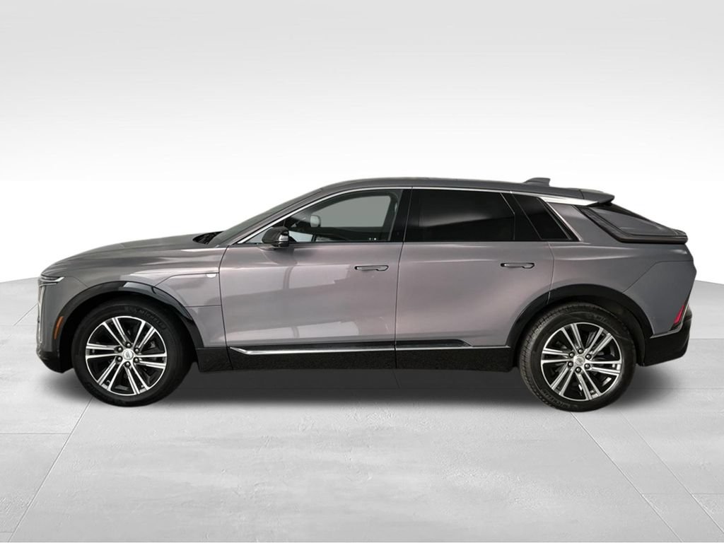 Used 2024 Cadillac Lyriq Luxury AWD/4WD image 3