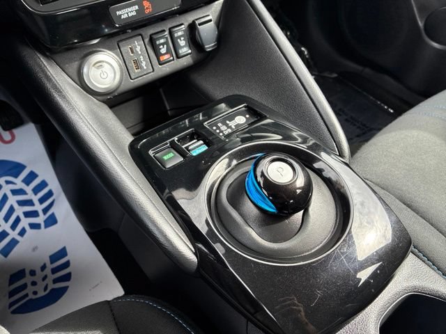 Certified 2025 Nissan Leaf SV Plus FWD image 33