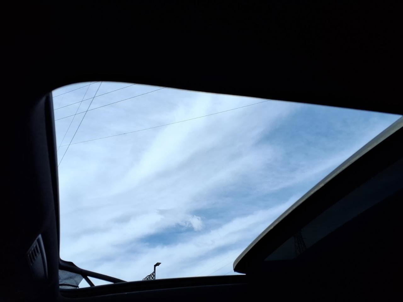 Used 2023 Volkswagen Tiguan SE R-Line image 14