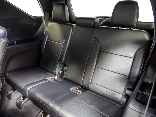 Used 2024 Chevrolet Traverse RS AWD/4WD image 17