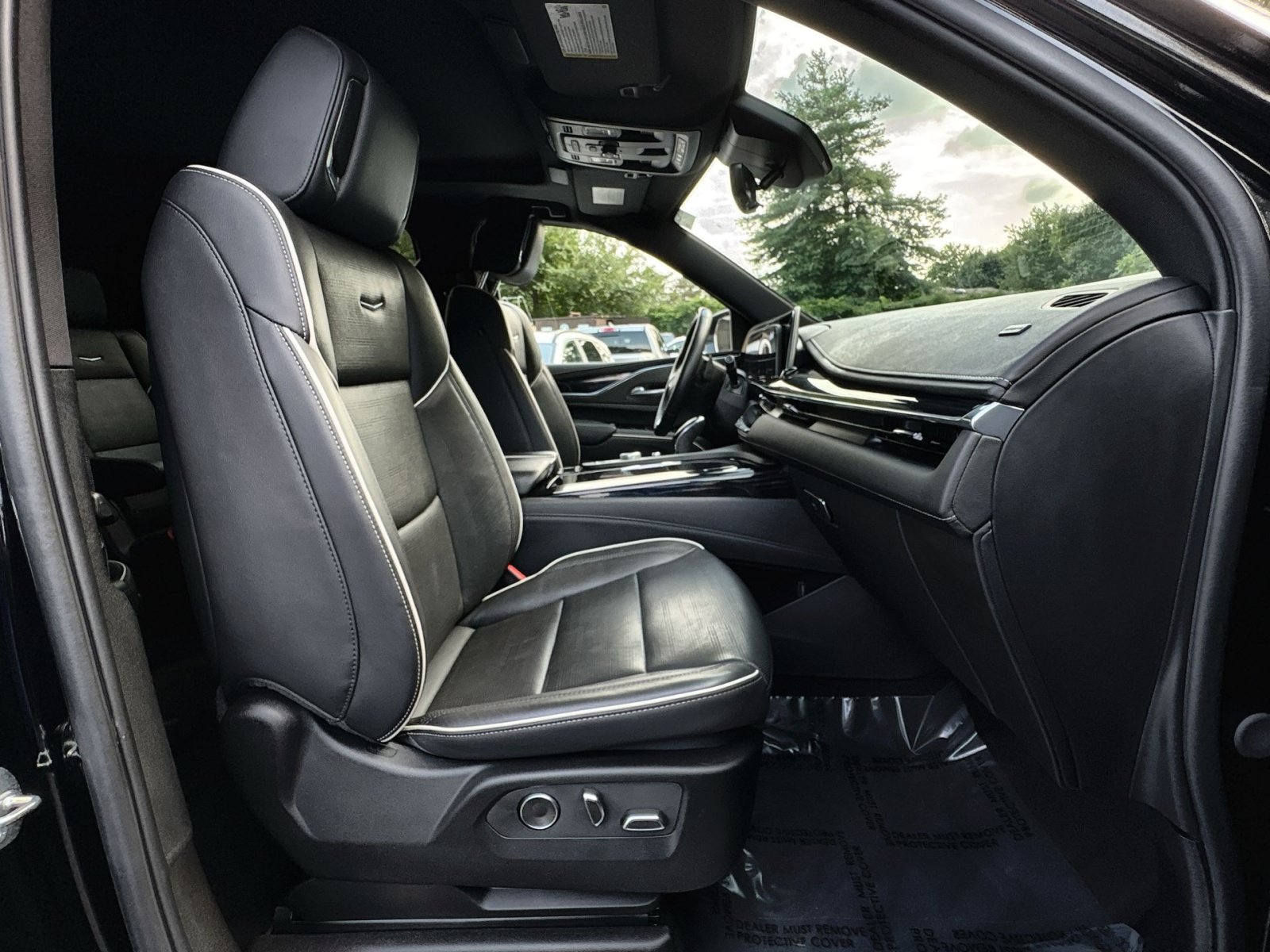 Used 2024 Cadillac Escalade ESV Sport RWD image 29