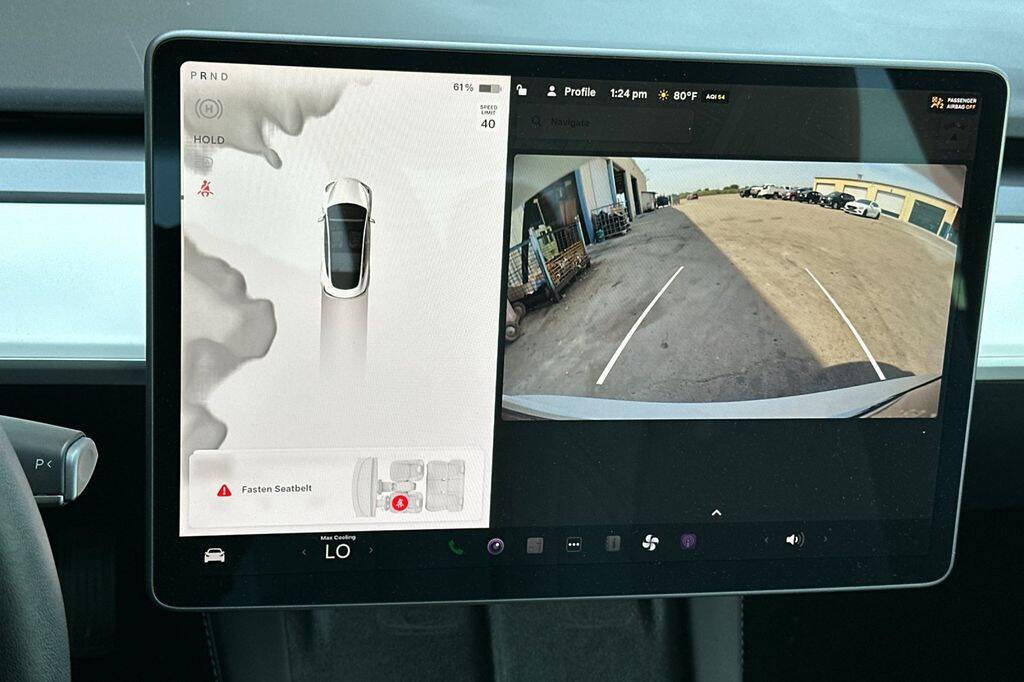 Used 2023 Tesla Model 3 Standard Range image 18