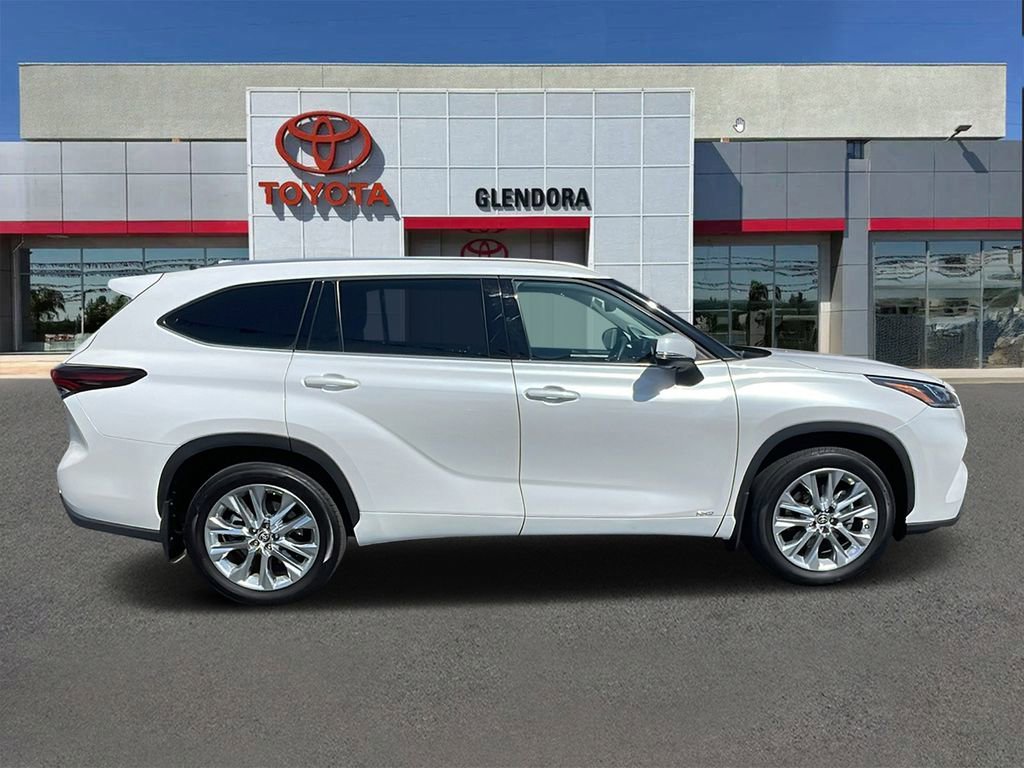 Used 2024 Toyota Highlander Limited video 2