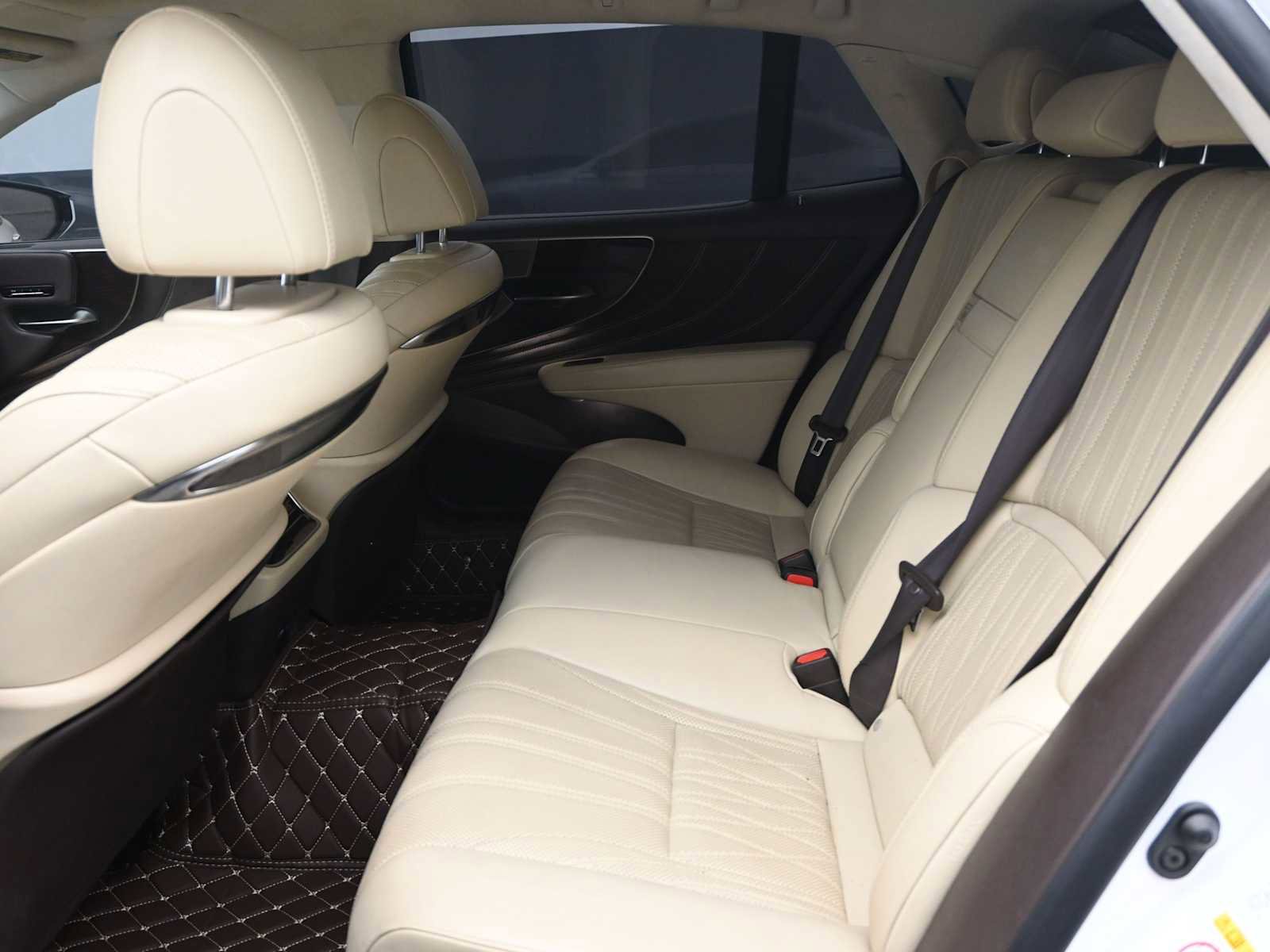 Used 2019 Lexus LS 500 w/ Interior Upgrade Package image 20