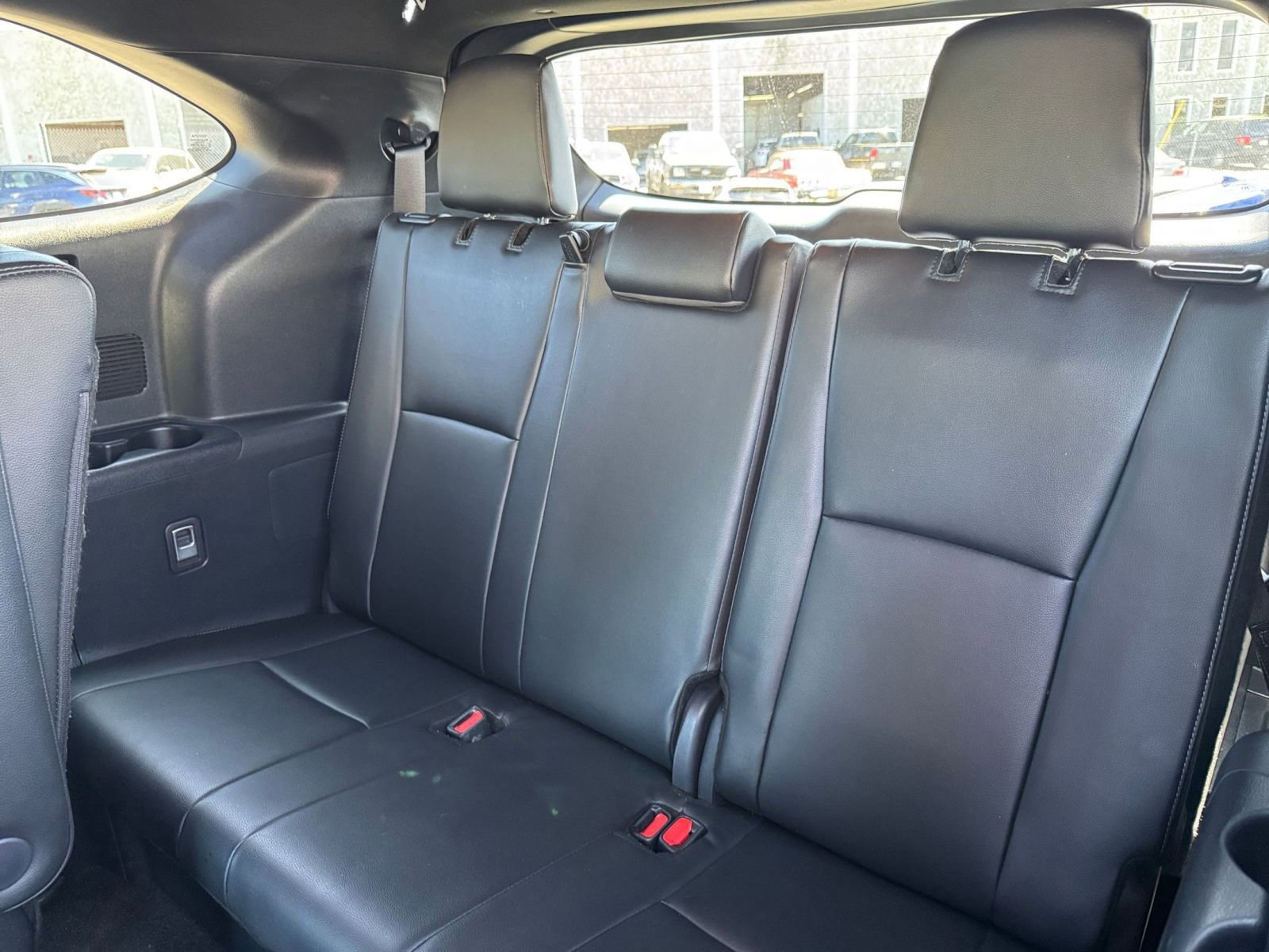 Used 2025 Toyota Highlander XSE AWD/4WD image 32