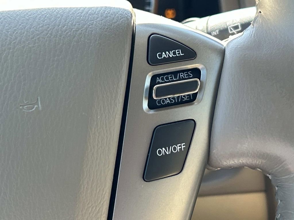 Used 2013 Nissan Armada Platinum image 33