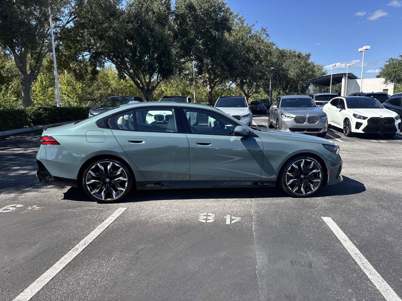 Certified 2025 BMW 530i w/ M Sport Package image 3