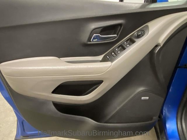 Used 2015 Chevrolet Trax LT w/ LT Sun and Sound Package image 13