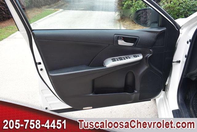 Used 2014 Toyota Camry SE FWD image 16