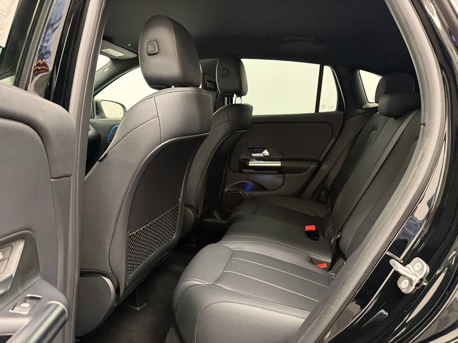 Used 2025 Mercedes-Benz GLA 250 4MATIC image 16