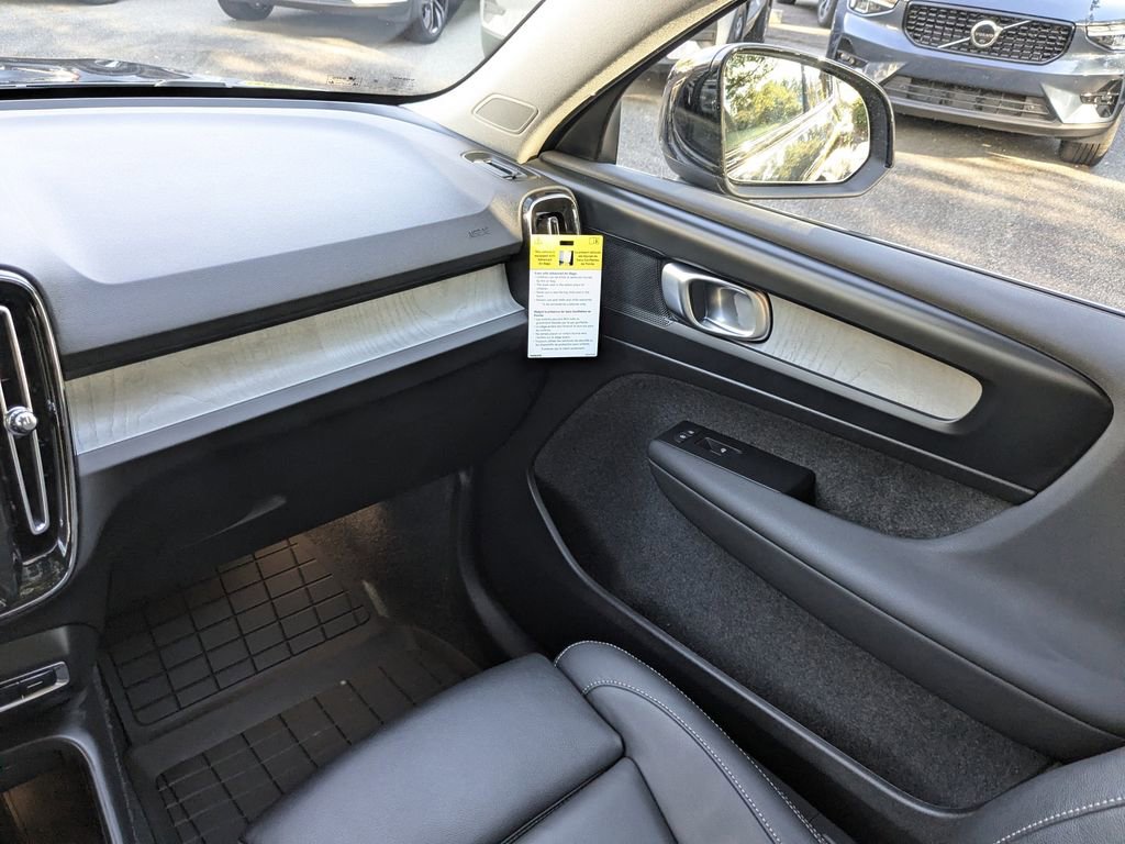 New 2026 Volvo XC40 B4 Plus w/ Protection Package Premier image 18