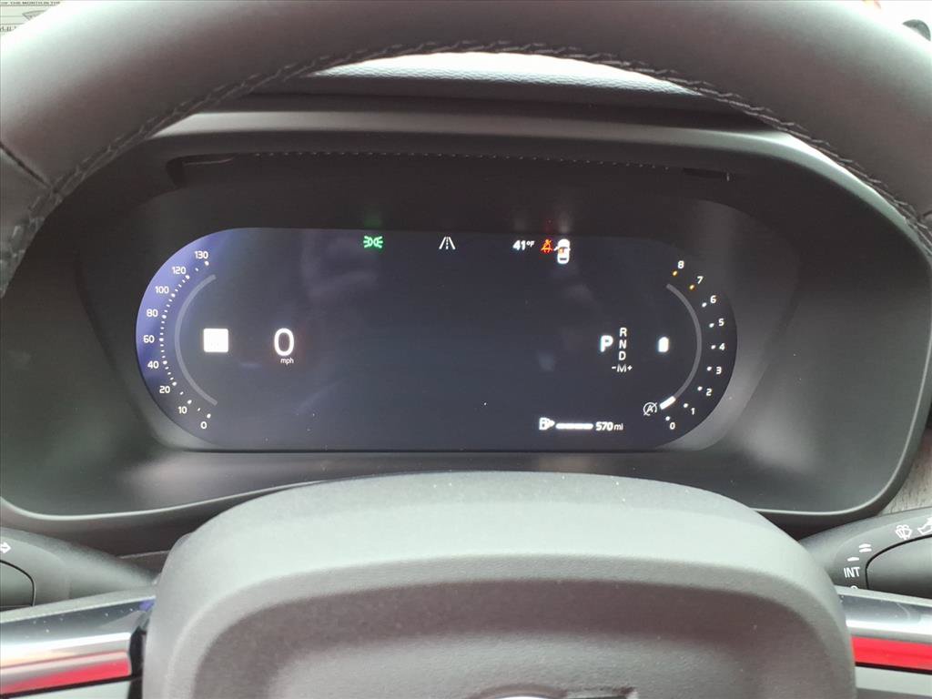 Certified 2026 Volvo XC40 B5 Plus w/ Climate Package AWD/4WD image 17