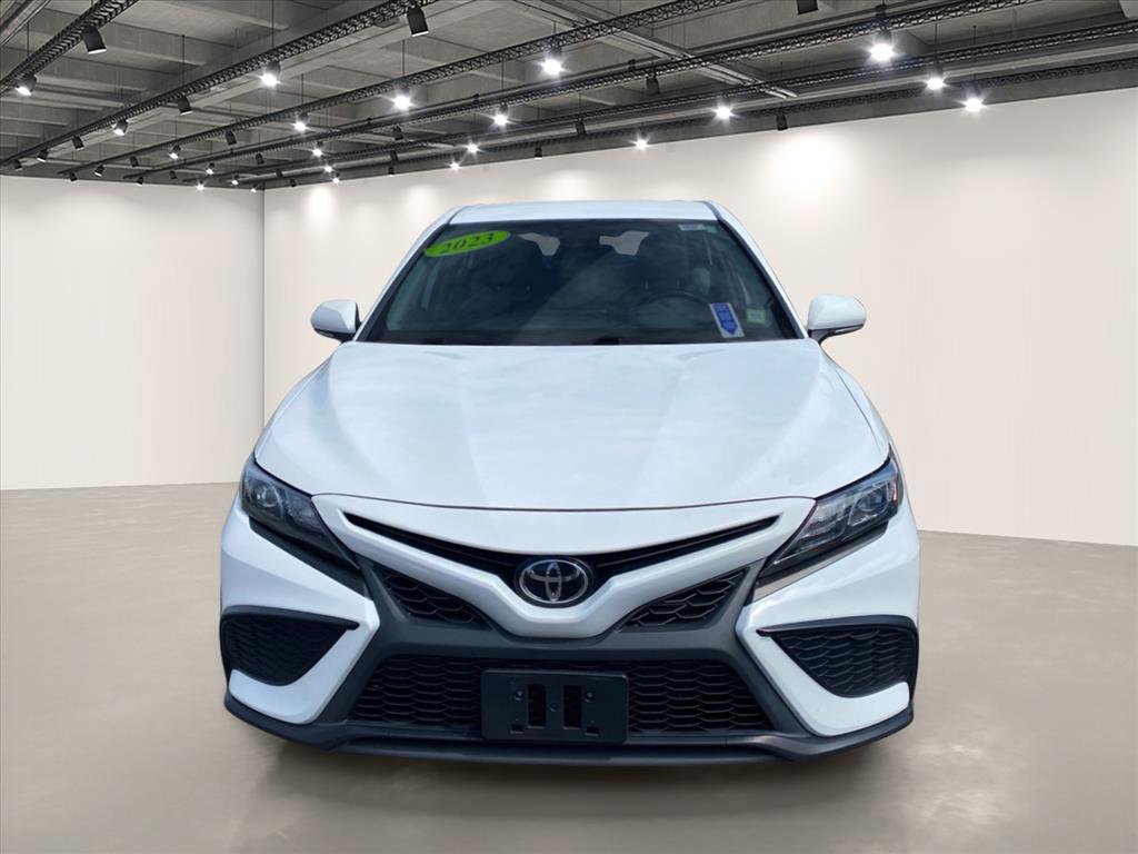 Used 2023 Toyota Camry SE FWD image 2