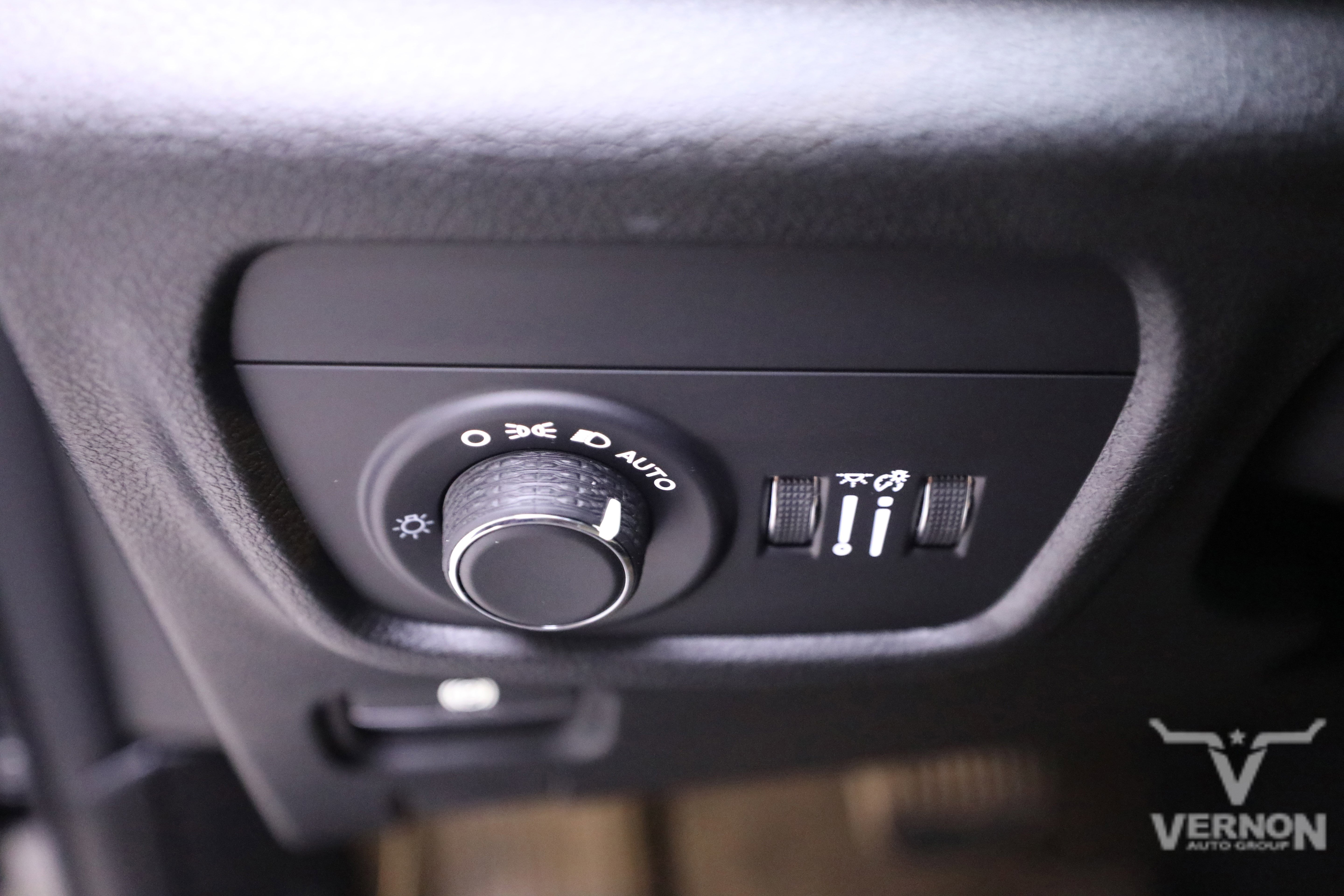 New 2025 Jeep Grand Cherokee Altitude image 17