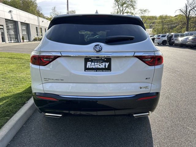 Used 2024 Buick Enclave Essence w/ Sport Touring Edition AWD/4WD image 7