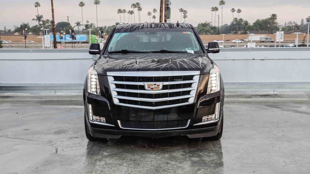 Used 2018 Cadillac Escalade ESV Premium Luxury image 3