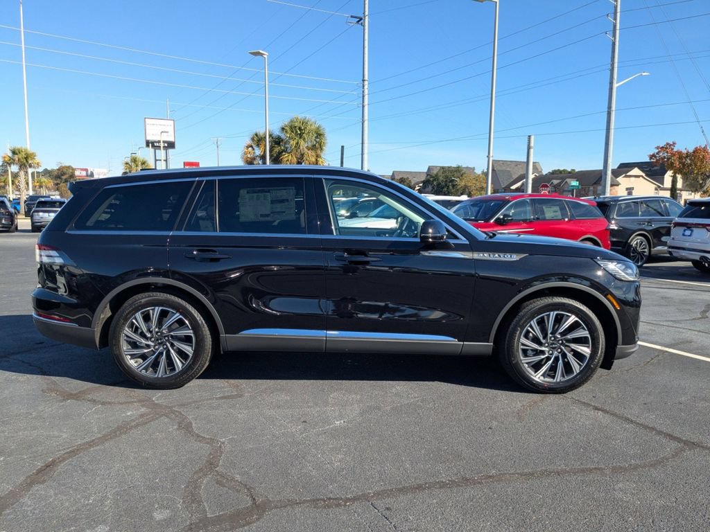 New 2026 Lincoln Aviator 2WD image 3