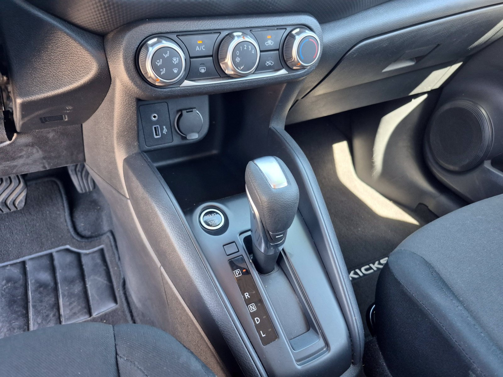 Used 2024 Nissan Kicks S w/ Interior Electronics Package FWD image 12