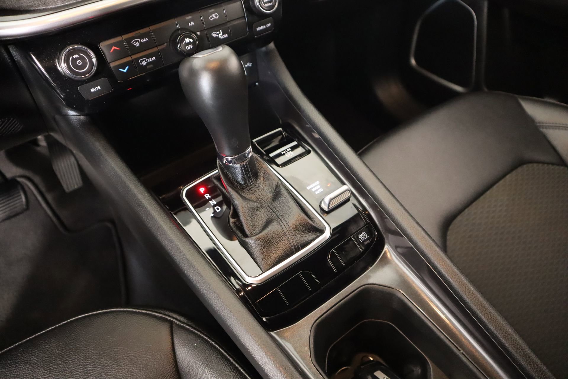 Used 2025 Jeep Compass Latitude image 7