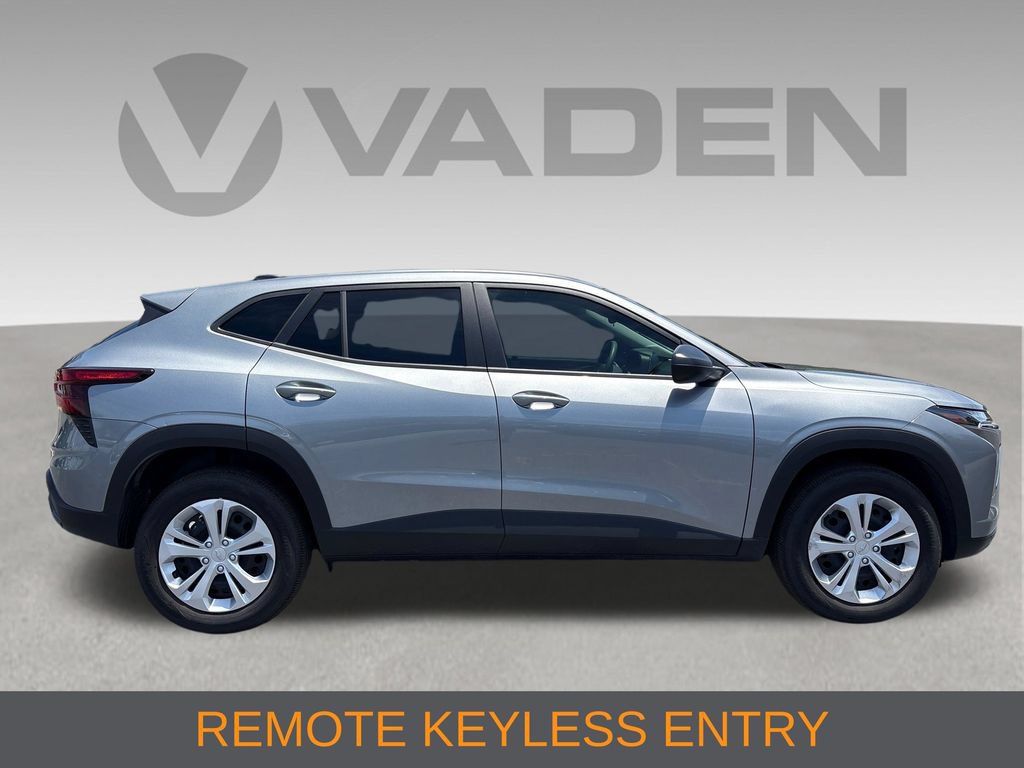Used 2026 Chevrolet Trax LS FWD image 6