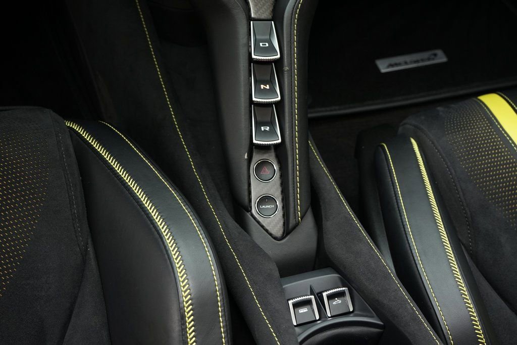 Used 2022 McLaren 720S Performance image 24