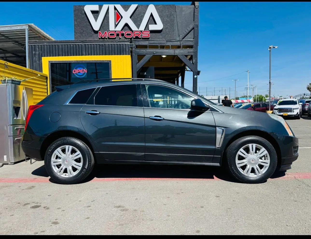 Used 2015 Cadillac SRX FWD image 4