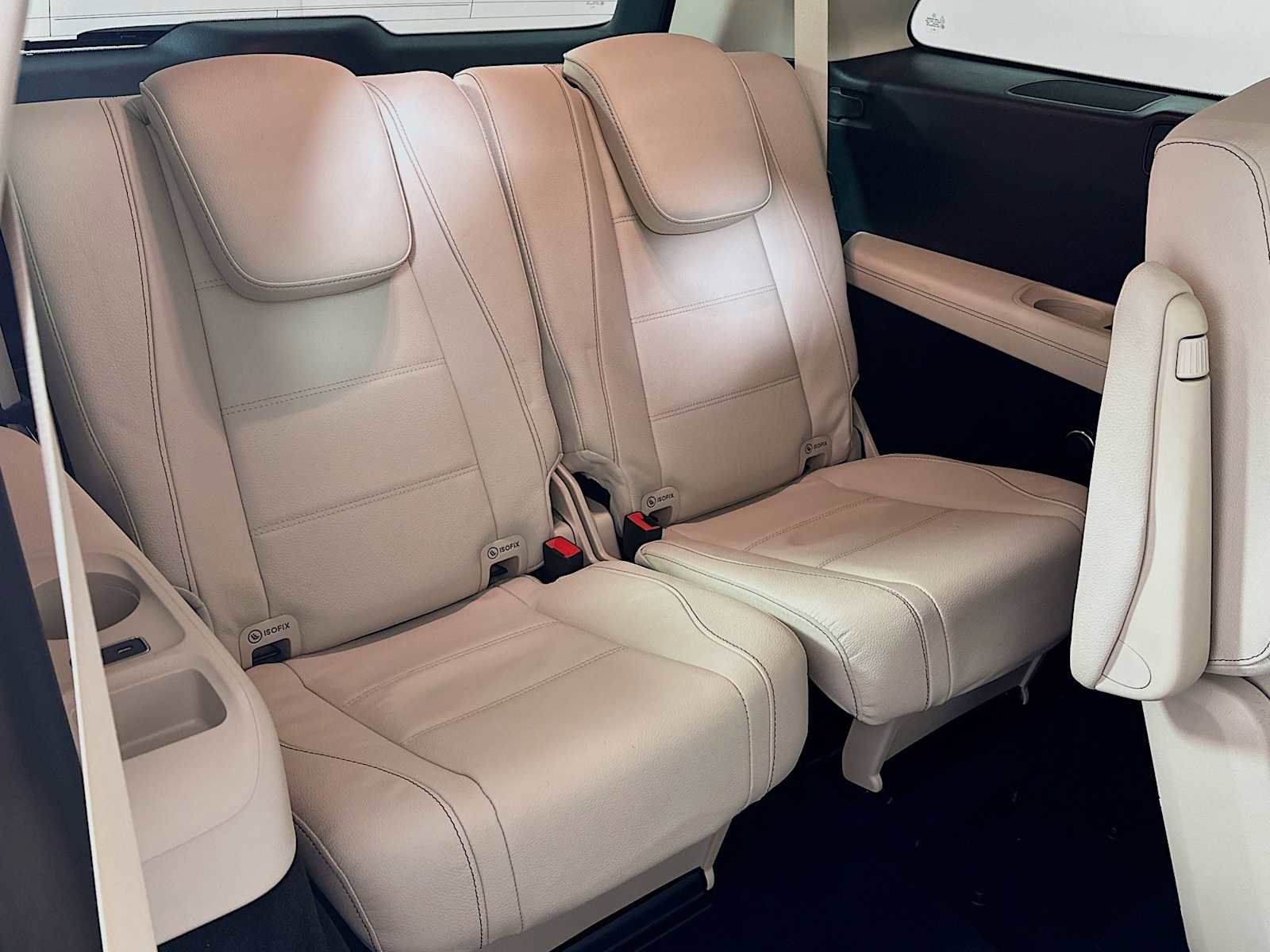 Used 2024 Mercedes-Benz GLS 580 4MATIC image 28