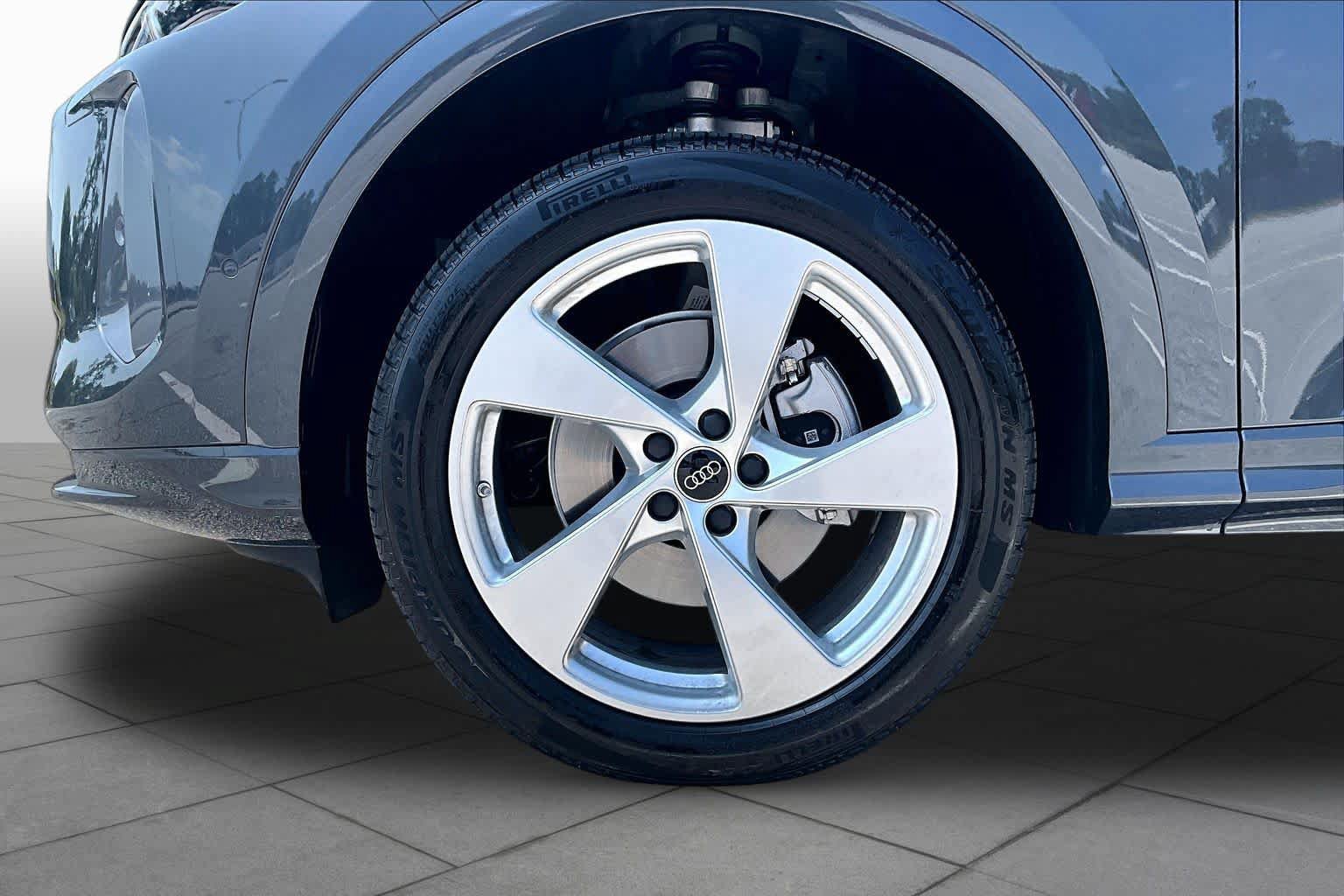 Used 2025 Audi Q5 Premium Plus AWD/4WD image 11