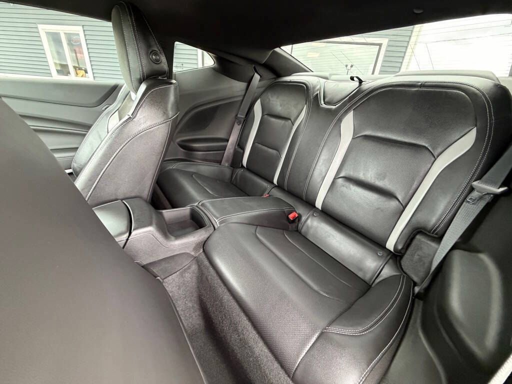 Used 2020 Chevrolet Camaro SS RWD image 21