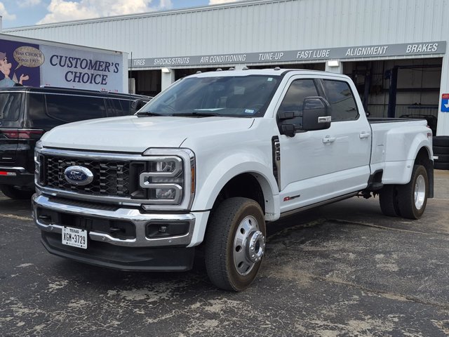Used 2025 Ford F450 Lariat w/ Lariat Ultimate Package AWD/4WD image 3