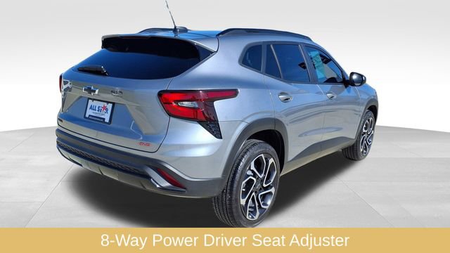 Used 2025 Chevrolet Trax RS w/ Sunroof Package image 8