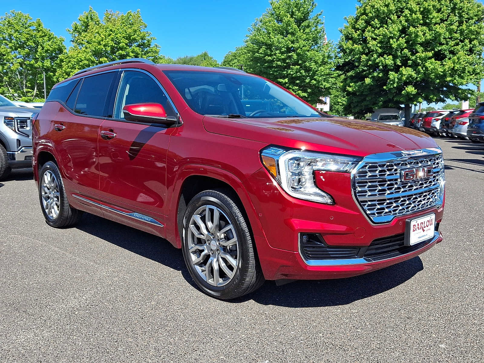 Used 2024 GMC Terrain Denali w/ Denali Premium Package AWD/4WD image 1
