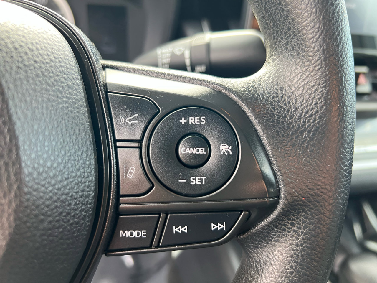 Used 2022 Toyota Corolla LE image 41