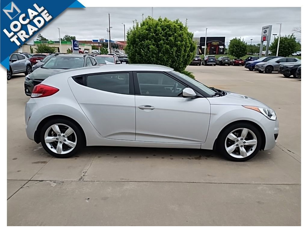 Used 2012 Hyundai Veloster FWD image 6