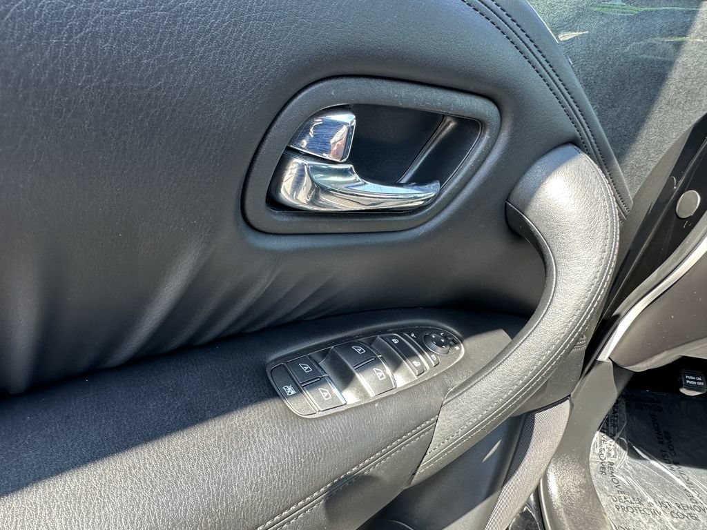 Used 2024 Nissan Armada SV AWD/4WD image 24