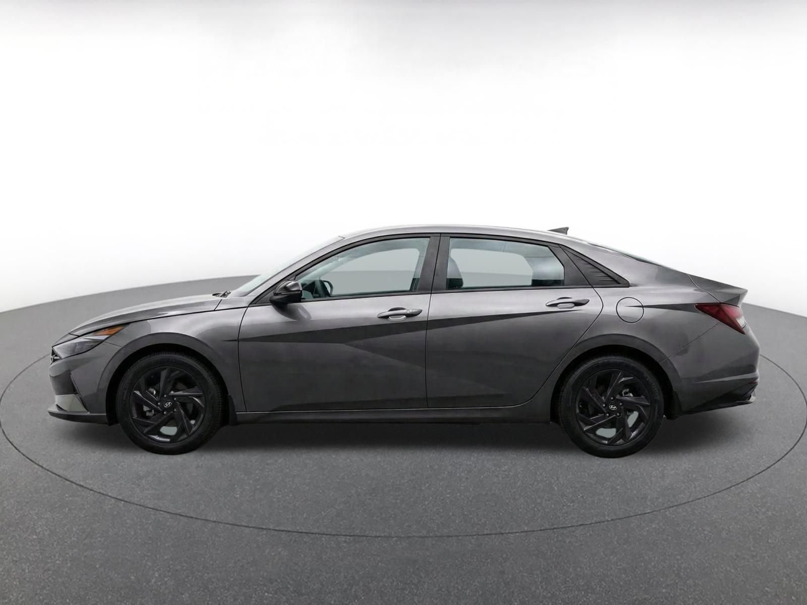 Used 2026 Hyundai Elantra Sport FWD image 4