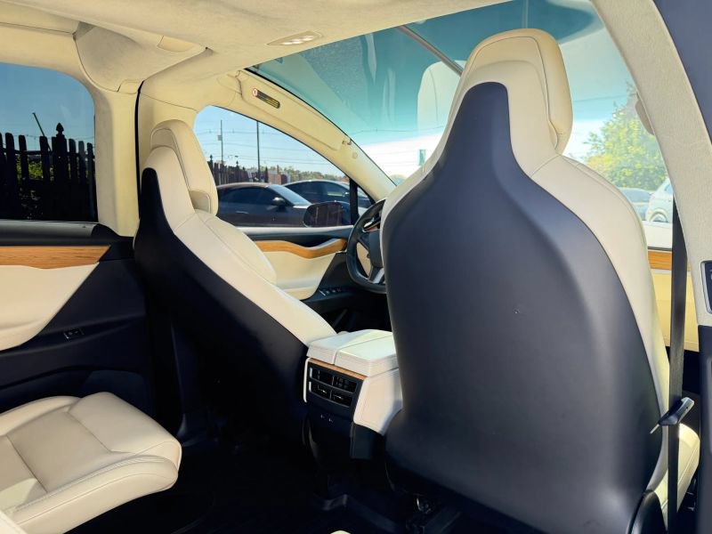 Used 2018 Tesla Model X 100D AWD/4WD image 32