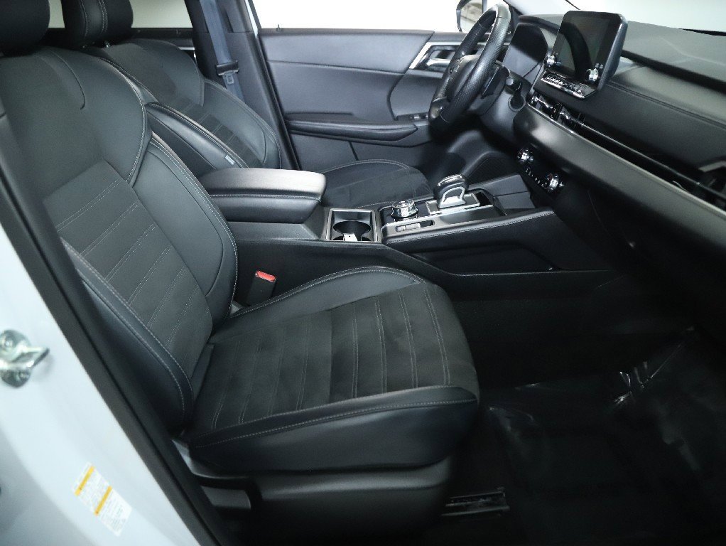 Used 2024 Mitsubishi Outlander SE image 35