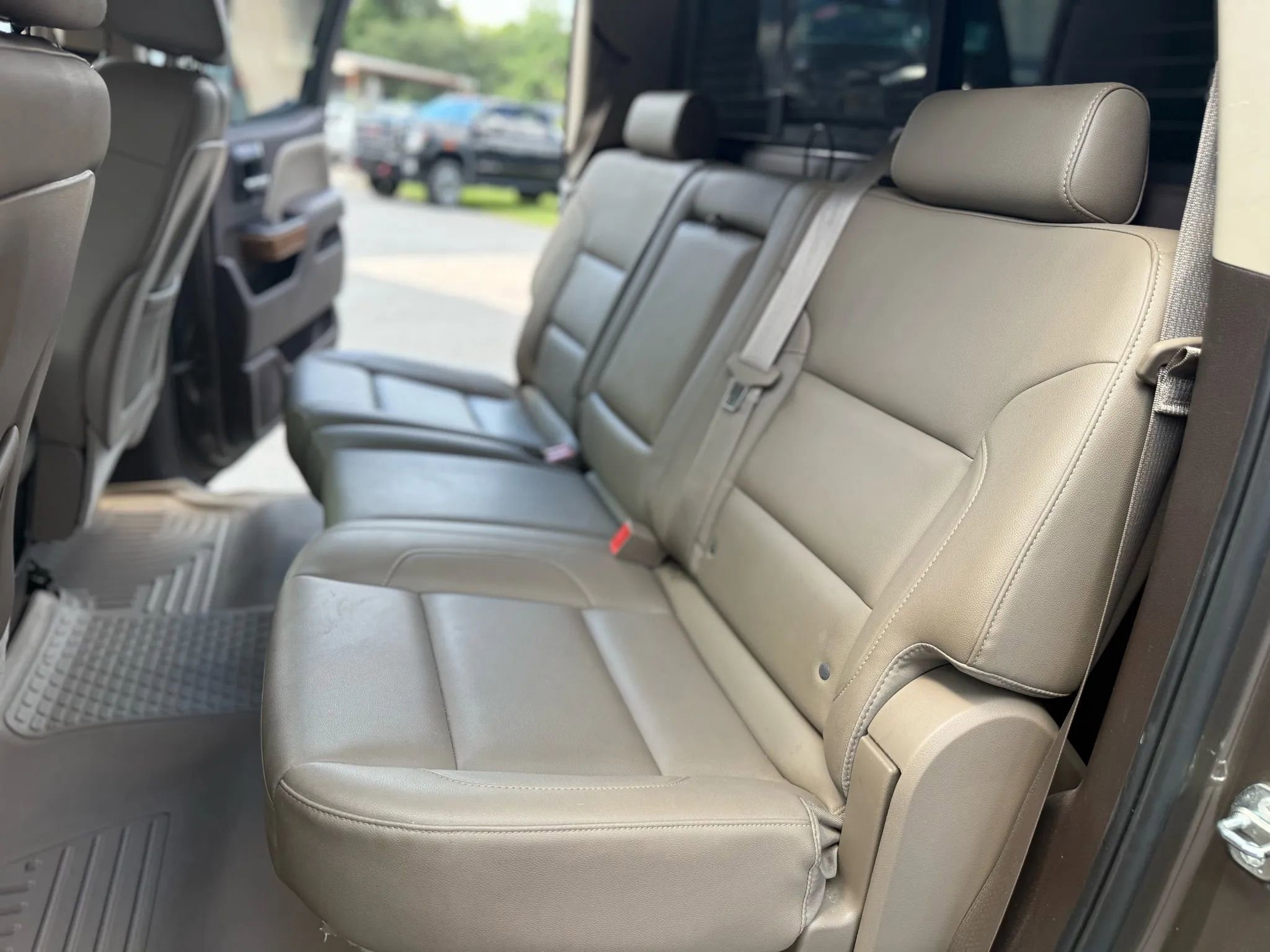 Used 2015 Chevrolet Silverado 2500 LTZ w/ LTZ Plus Package image 24