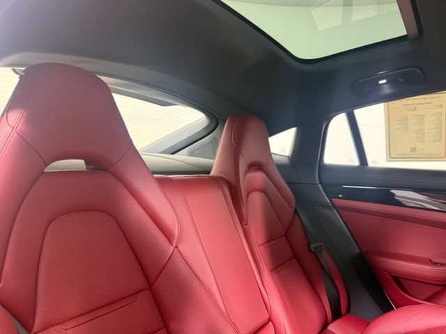 Used 2020 Porsche Panamera RWD image 27