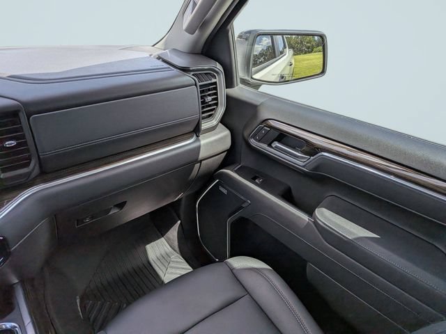 Used 2025 Chevrolet Silverado 1500 LT Trail Boss w/ Convenience Package II AWD/4WD image 16