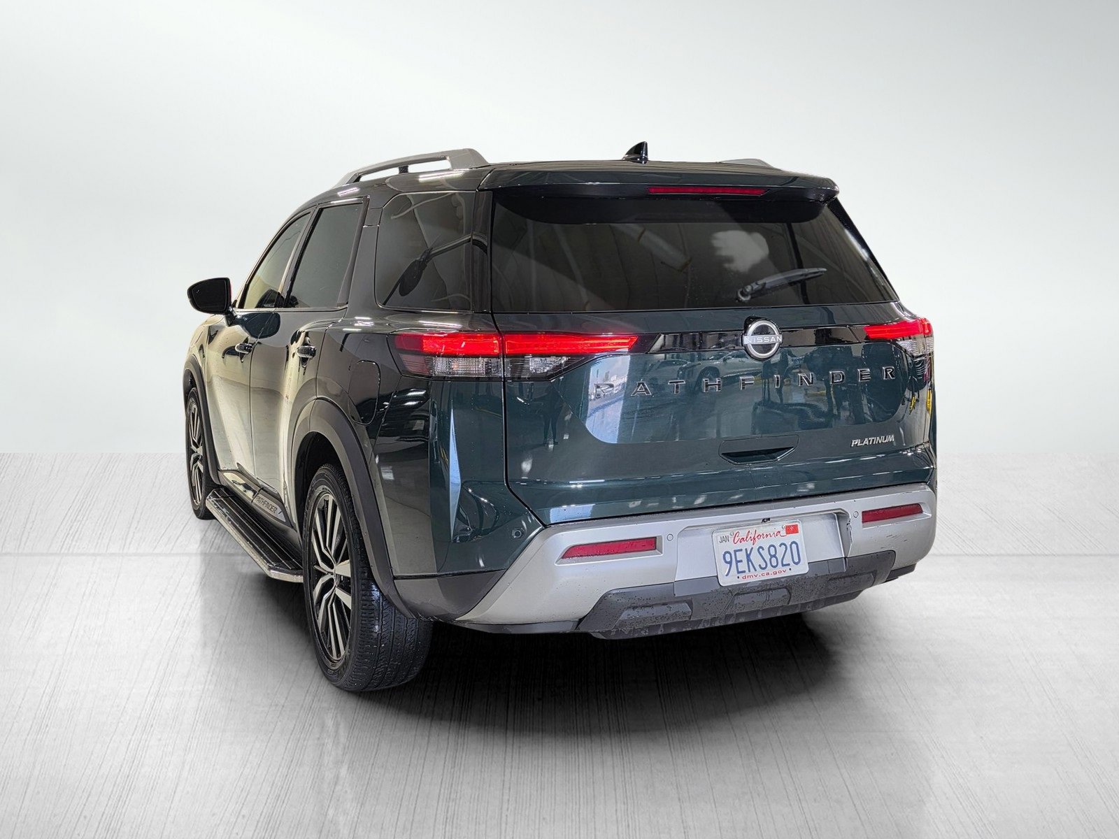 Used 2023 Nissan Pathfinder Platinum image 5